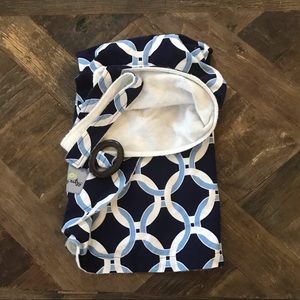 Itzy Ritzy Nursing Cover